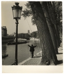 Dans le calme de l'Ile Saint-Louis, Paris.